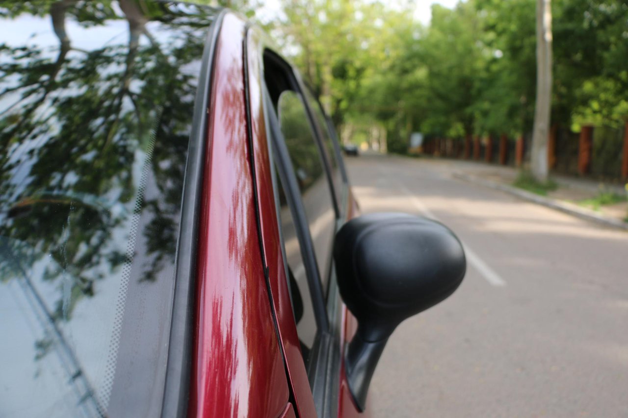 Fotografija: Zakon zabranjuje ostavljanje prozora na automobilu otvorenim/Foto: Getty Images/iStockphoto
