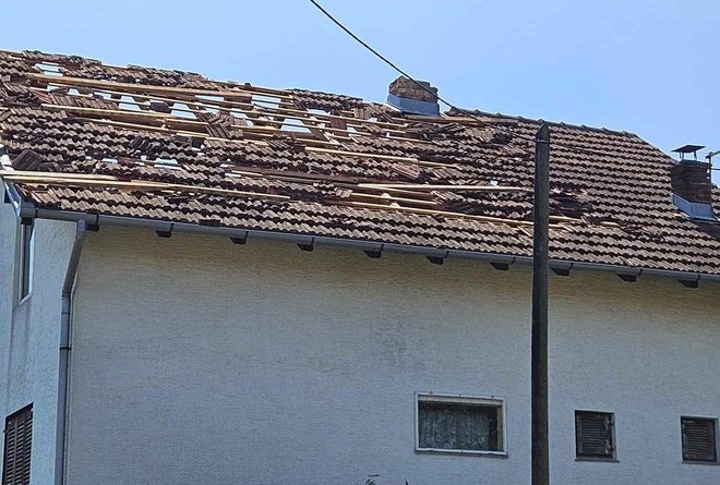Oštećen krov u Dobrovcu/Foto: Nikica Puhalo/MojPortal.hr