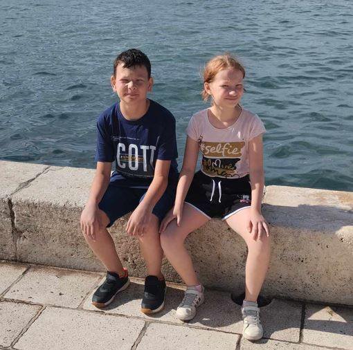 Renata i njezin brat zahvaljujući šahu putuju i upoznaju vršnjake; Foto: Martina Hranilović