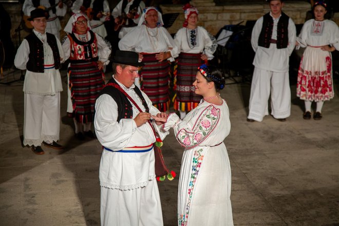 U folkloru je sve više mladih članova/Foto: Franko Bačić, za Turističku zajednicu Općine Blato