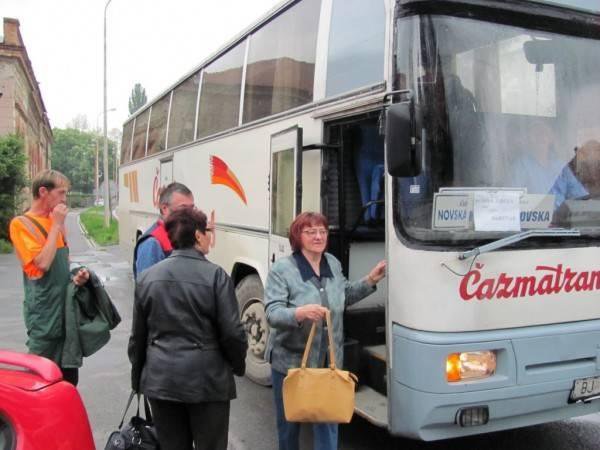 Jedan od prvih zamjenskih autobusa u Pakracu snimljen 24.4.2014./Foto: Mario Barać