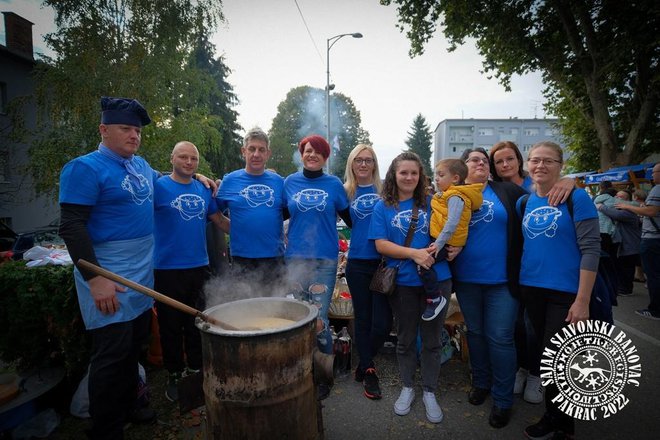 Grahfest ekipa Odjela pedijatrije/Foto: Sajam Slavonski banovac