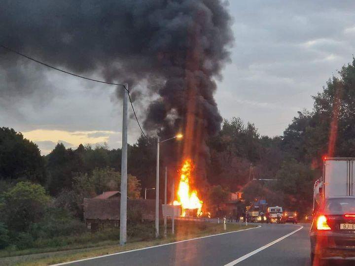 Fotografija: Kamion u plamenu/Foto: Snimio čitatelj
