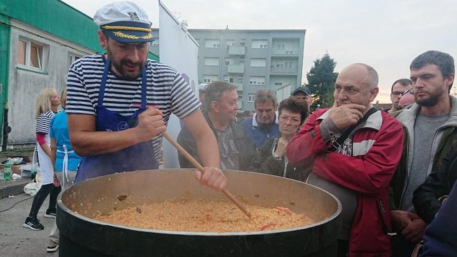 Ivan Čudina iz Trogira lani je pravio rižoto od plodova mora/Foto: Mario Barać