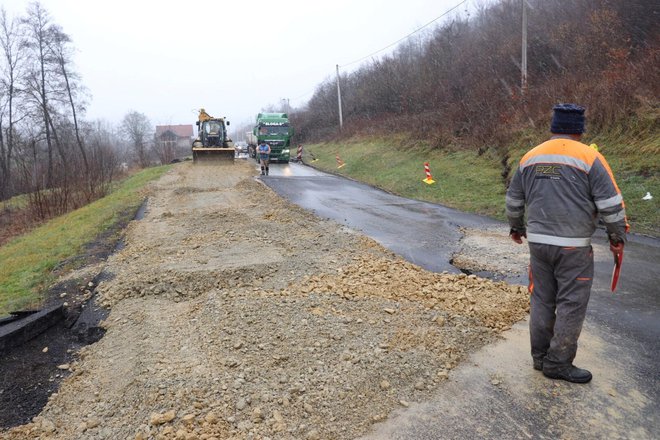 Cesta u Donjem Čagliću oštećena je još od 18. siječnja/Foto: Compas.hr