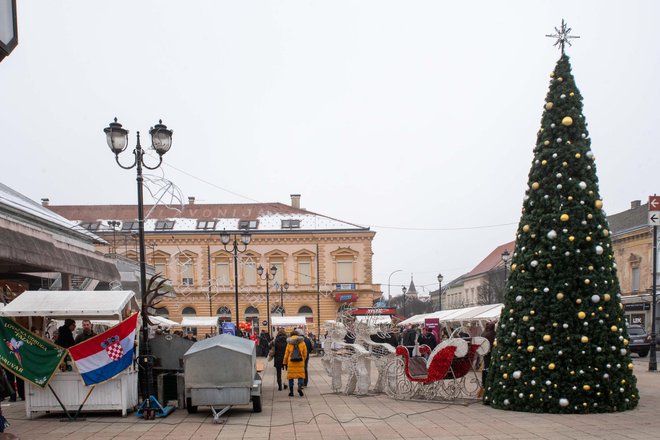 Božićna atmosfera zavladala je Daruvarom/ Foto: Predrag Uskoković/Grad Daruvar