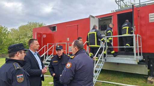Vatrogasci iz BBŽ-a započeli obuku na simulatoru plamenih udara: "Ovo je najnaprednija obuka u RH"